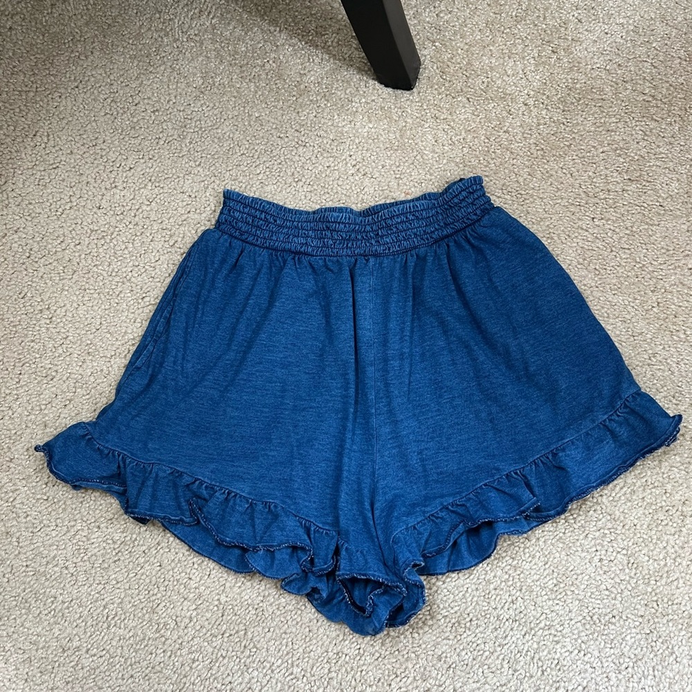 Flowy ruffle shorts
